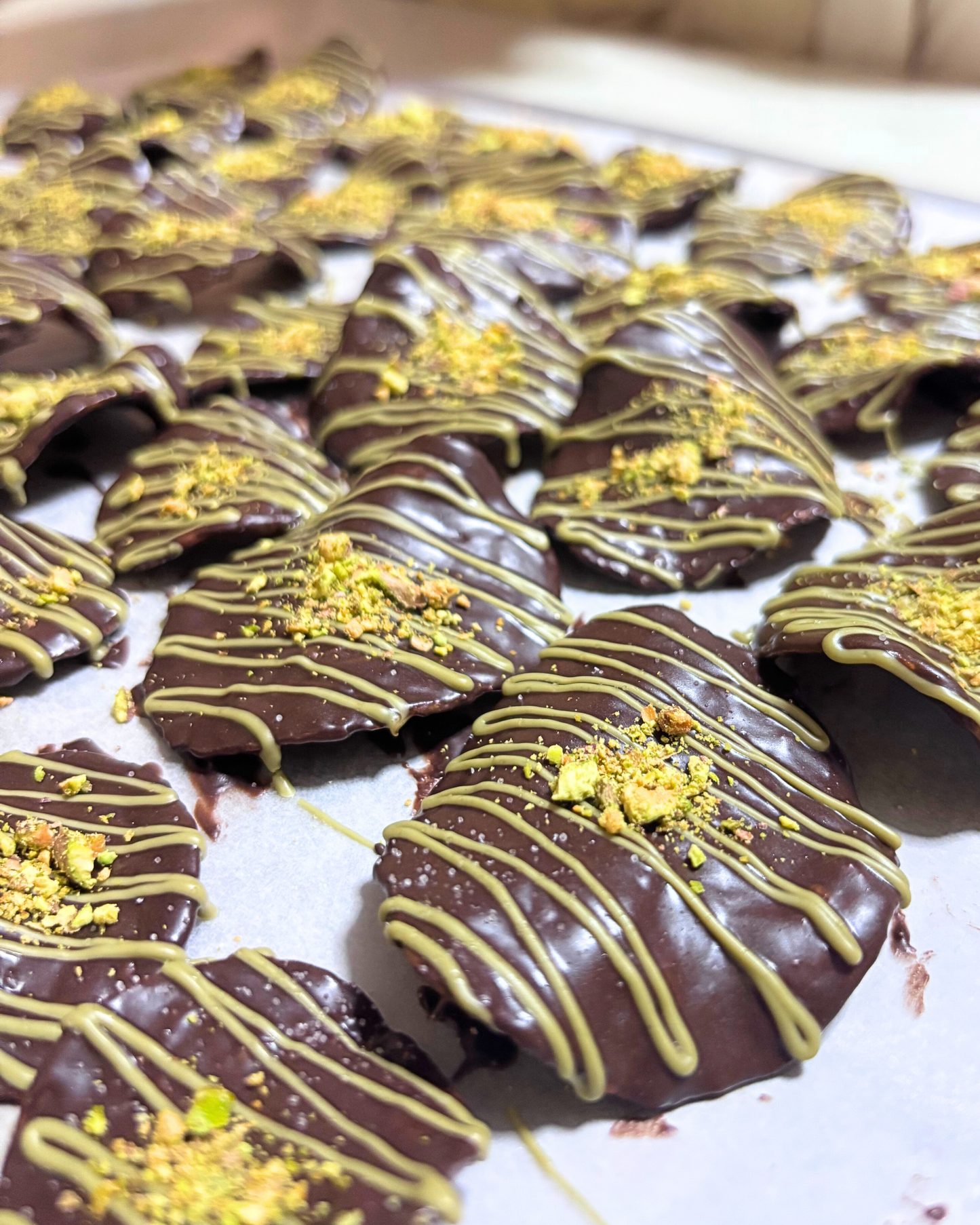 Dark Chocolate Crunchy Pistachio Chips (LIMITED-EDITION)