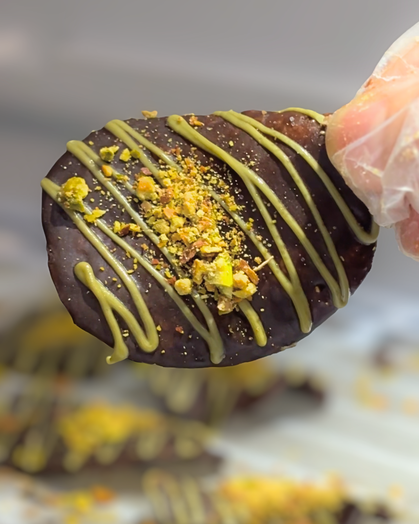 (PRE-ORDER) Chocolate Crunchy Pistachio Chips