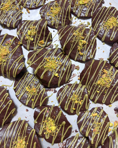 (PRE-ORDER) Chocolate Crunchy Pistachio Chips