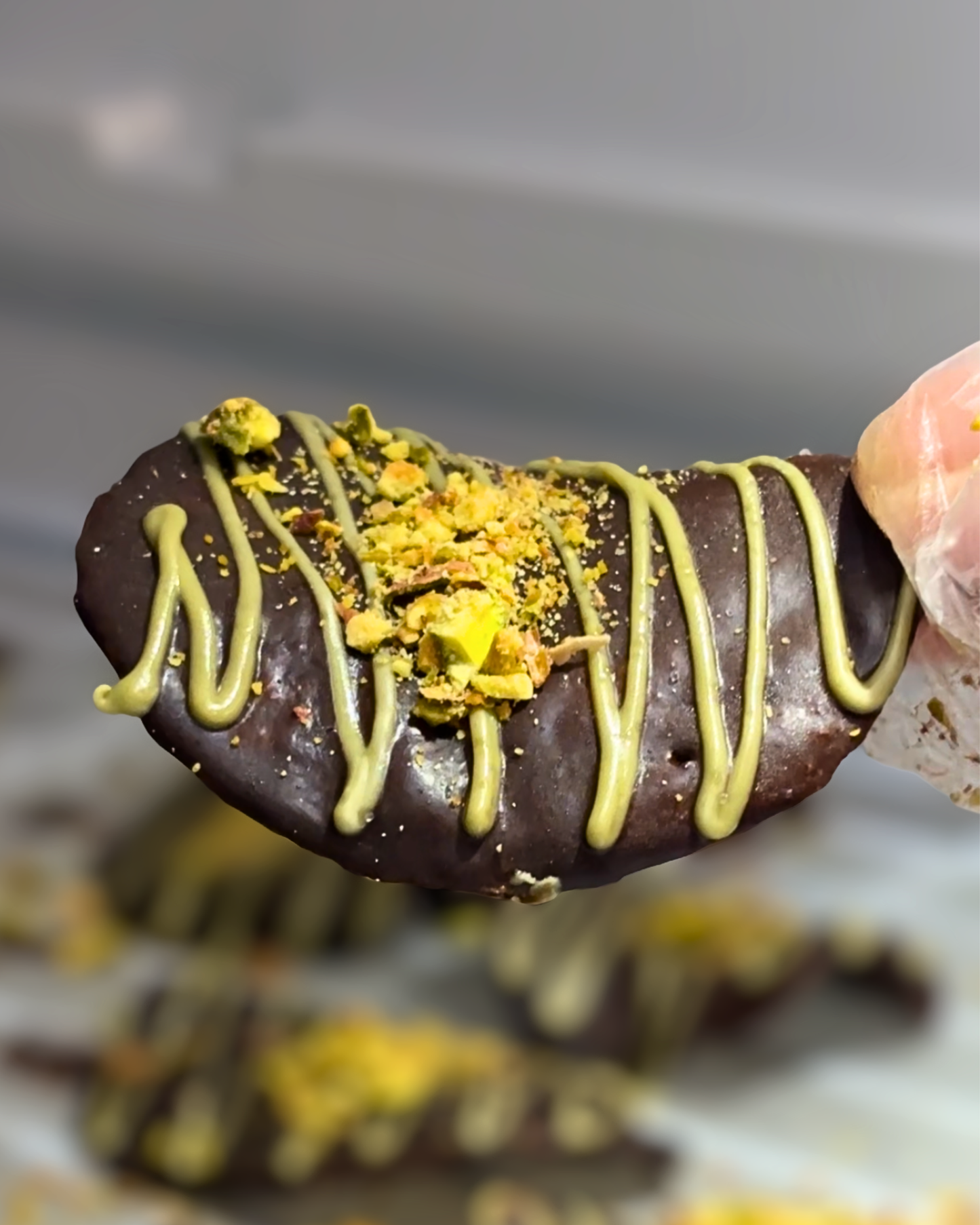 (PRE-ORDER) Chocolate Crunchy Pistachio Chips