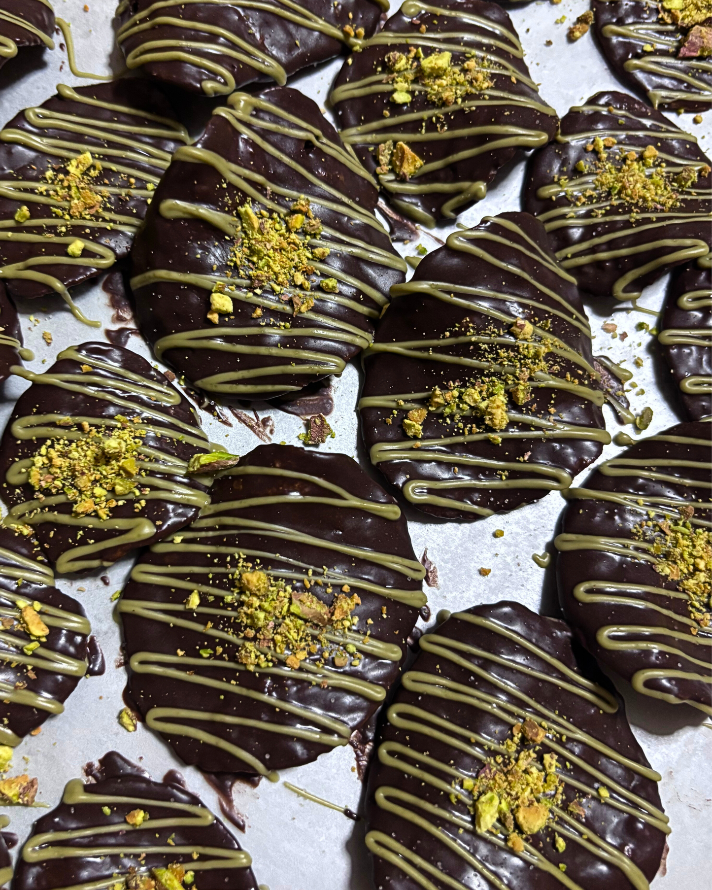 (PRE-ORDER) Chocolate Crunchy Pistachio Chips